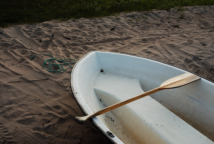 På stranden